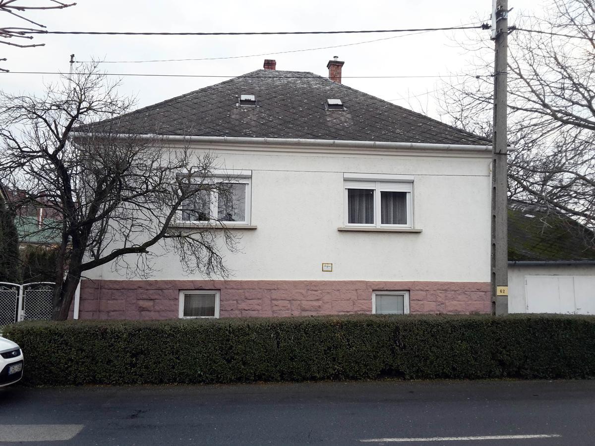 Pallosi Haz "A" Sarvar Exterior photo